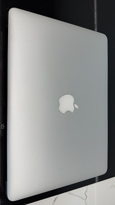 Macbook air 13 (2017) 1.6 ghz 8gb 256Gb silver v heas korras (6 foto / 6)