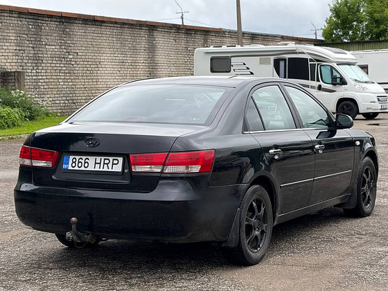 HYUNDAI SONATA