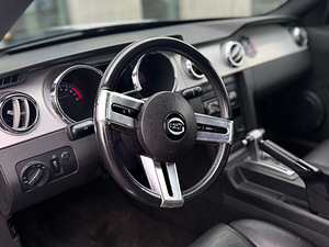 FORD MUSTANG (2 фото из 10)