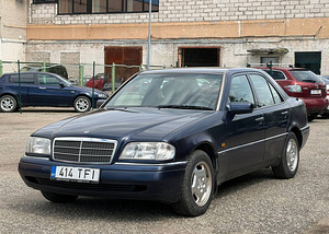 MERCEDES-BENZ C 180 (1 фото из 9)