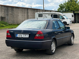 MERCEDES-BENZ C 180 (4 фото из 9)