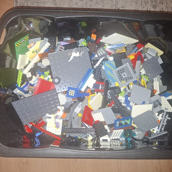 Большая коробка LEGO