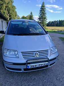 VW SHARAN (1 фото из 6)