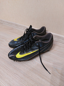 Nike jalgpallijalatsid (jalgpallinagadega) suurus EUR 47 (1 foto / 6)