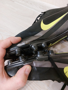 Nike jalgpallijalatsid (jalgpallinagadega) suurus EUR 47 (4 foto / 6)