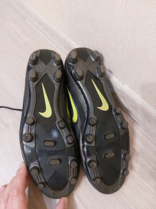 Nike jalgpallijalatsid (jalgpallinagadega) suurus EUR 47 (3 foto / 6)