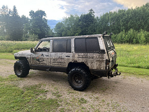 Nissan Patrol 260 (2 фото из 6)