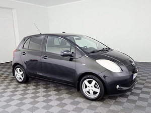 Toyota Yaris Linea Sol ATM 1.3 64kW (1 фото из 8)