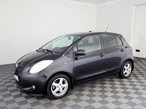 Toyota Yaris Linea Sol ATM 1.3 64kW (2 фото из 8)