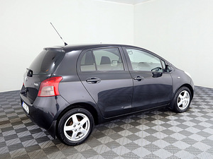 Toyota Yaris Linea Sol ATM 1.3 64kW (3 фото из 8)