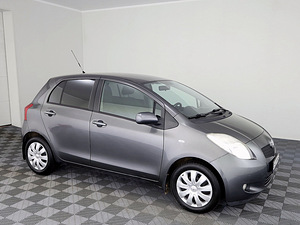 Toyota Yaris Linea Sol A-C 1.3 64kW (1 фото из 8)