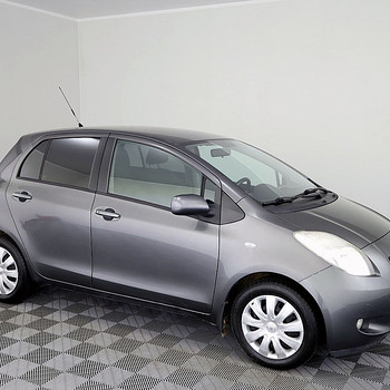 Toyota Yaris Linea Sol A-C 1.3 64kW