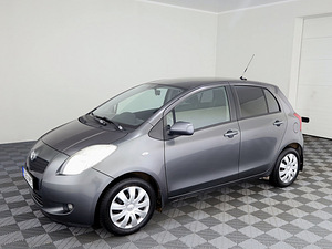 Toyota Yaris Linea Sol A-C 1.3 64kW (2 фото из 8)