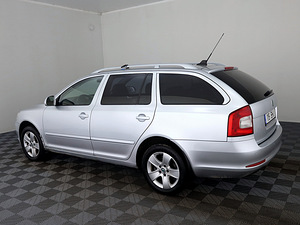 Skoda Octavia Highline Facelift ATM 2.0 TDI 103kW (4 фото из 8)