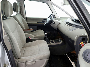 Renault Espace Comfort 2.0 100kW (6 фото из 7)