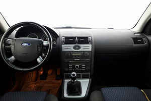 Ford Mondeo Comfort Facelift 2.0 TDCi 96kW (5 фото из 7)