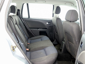 Ford Mondeo Comfort Facelift 2.0 TDCi 96kW (7 фото из 7)