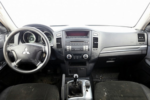 Mitsubishi Pajero Comfort 3.2 Di-D 118kW (5 фото из 8)