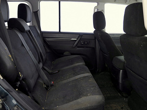 Mitsubishi Pajero Comfort 3.2 Di-D 118kW (7 фото из 8)