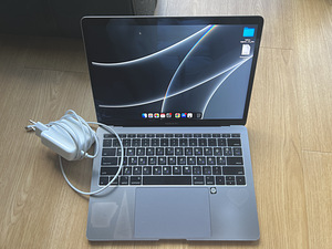 MacBook Pro 13” 2017 | Intel Core i5 | 8 GB RAM | 256 GB SSD (3 foto / 4)