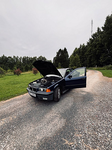 BMW 318i 1992 E36 (5 фото из 15)