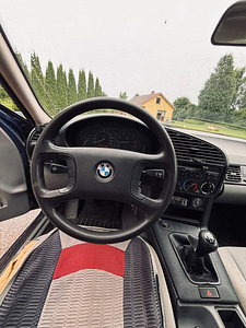 BMW 318i 1992 E36 (9 фото из 15)