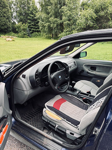 BMW 318i 1992 E36 (8 фото из 15)