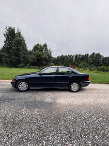 BMW 318i 1992 E36 (4 фото из 15)