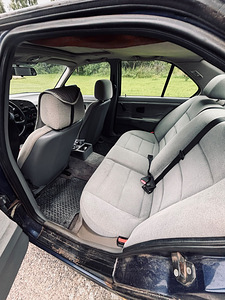 BMW 318i 1992 E36 (11 фото из 15)