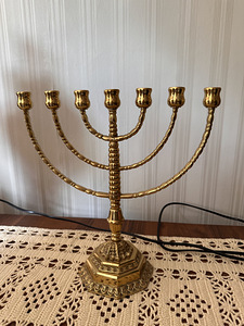 Müüa pronksist küünlajalg (1 foto / 1)