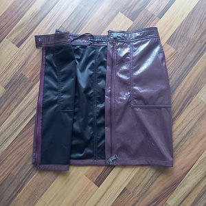 Новая юбка из искусственной кожи Guess, размер M (3 фото из 8)