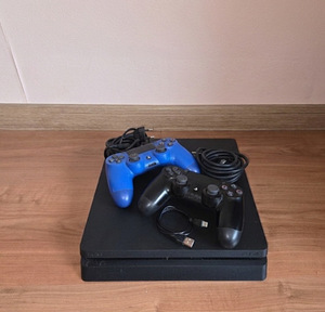 PlayStation 4 Slim 500GB komplekt (1 foto / 3)