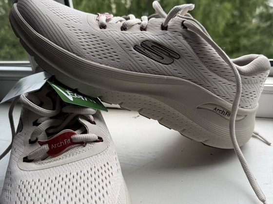 Skechers 44
