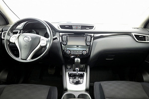 Nissan Qashqai Tekna ATM 1.2 85kW (5 фото из 9)