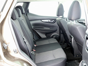 Nissan Qashqai Tekna ATM 1.2 85kW (7 фото из 9)