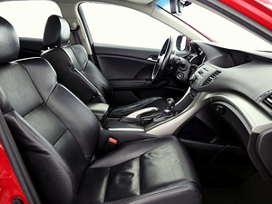 Honda Accord Luxury ATM 2.4 148kW (6 фото из 7)