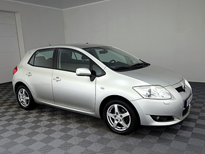Toyota Auris Linea Sol ATM 1.6 91kW (1 фото из 8)