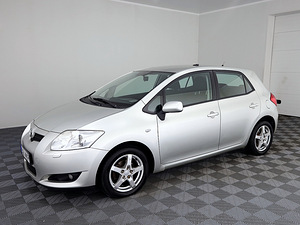 Toyota Auris Linea Sol ATM 1.6 91kW (2 фото из 8)