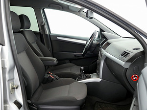 Opel Astra Elegnace Facelift 1.7 CDTi 81kW (6 фото из 7)