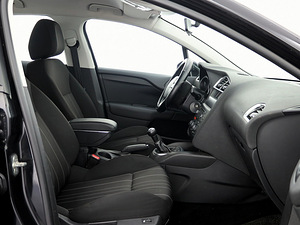 Citroen C4 Elegance 1.4 70kW (6 фото из 7)