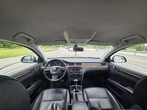 Skoda Superb 2011 2.0 125 кВт (6 фото из 12)