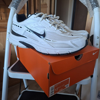 Nike tossud