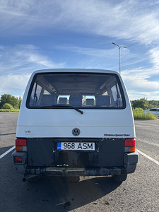 Volkswagen Transporter T4 (3 фото из 12)