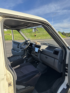 Volkswagen Transporter T4 (8 фото из 12)
