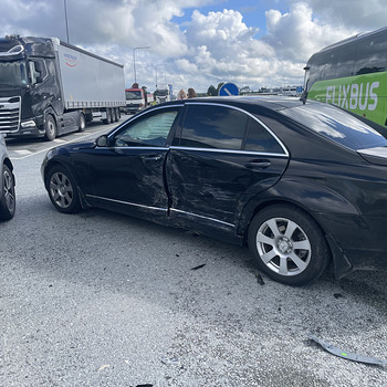 Аварийный Mercedes-Benz S-класс W221