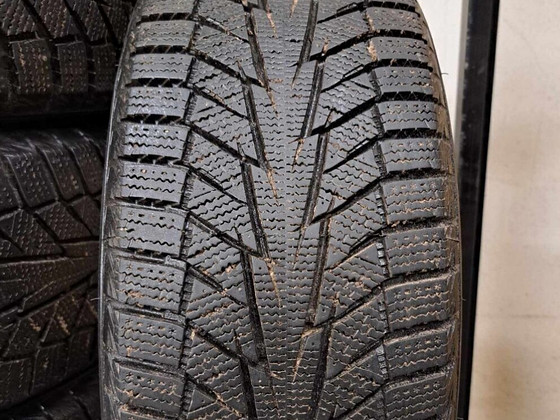 215 60 R 16 Hankook Winter Icept IZ2