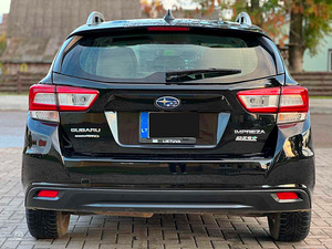Subaru Impreza 2017 2.0L бензин (3 фото из 15)