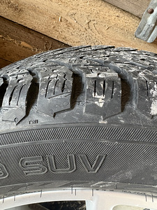 Nokian Hakkapeliitta 9 SUV 225/60R18 - 4 шт. (3 фото из 3)