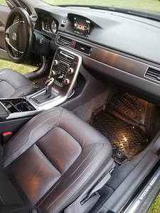 Volvo V70 2,0 17 (9 фото из 11)