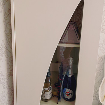 Белый барный шкаф с подсветкой